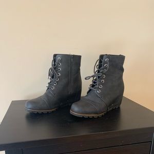 Unionbay wedge boot - size 10